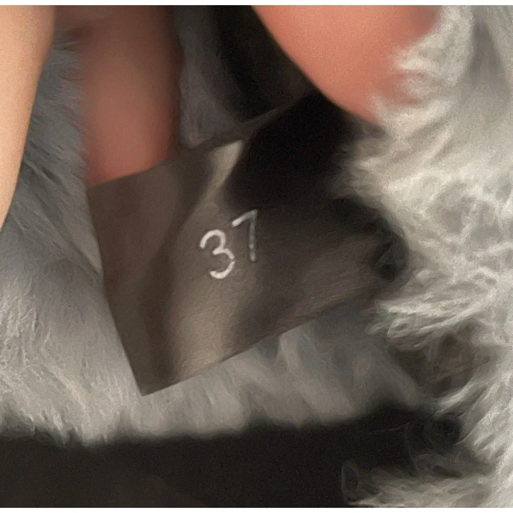NWOT ROAM‎ Cloud Slipper Slides Icy Blue Furry Sz 37 Faux Fur Chic Fuzzy